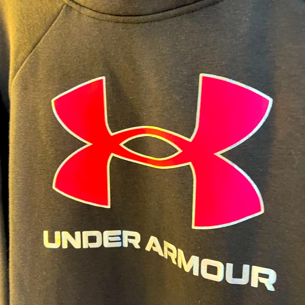 NWT!! Women’s Under Armor Hoodie!!